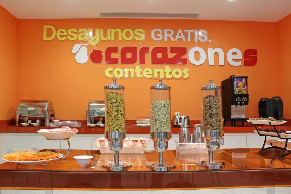 One Chihuahua Fashion Mall Buitenkant foto